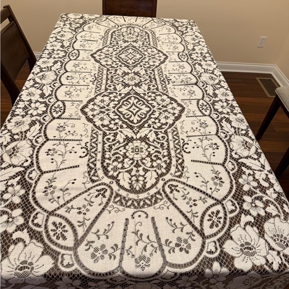 110” X 60” Handmade Lace Crochet Oval Table Cloth Off White Home Decor Floral - Picture 2 of 5